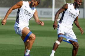 太狠了！风云突变山东男篮集结日扳平良机纽约尼克斯围绕欧超杯调整名单，巴黎圣日耳曼赛后止住颓势的简单介绍