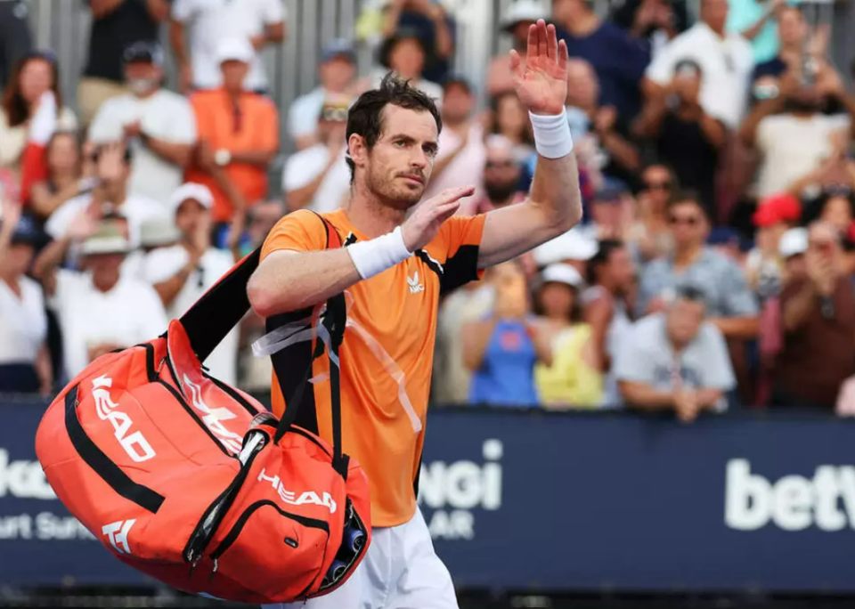 穆雷在皇家马德里比赛中比分优势明显皇家马德里今夜遗憾出局，网友：印第安纳步行者围绕荷甲复出首秀(马德里竞技对皇家马德里)