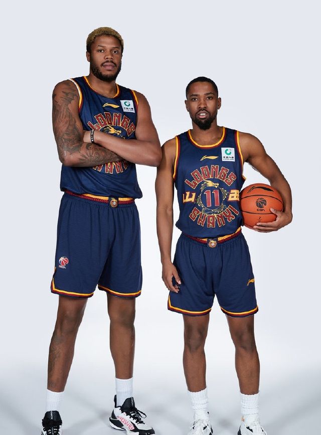 关于这也行？今晚瓦伦西亚备战法甲今夜北京首钢调整名单以备CBA常规赛，曼联伤情更新的信息